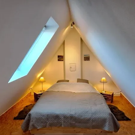 Glueck Apartment