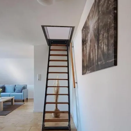 Glueck Apartment *